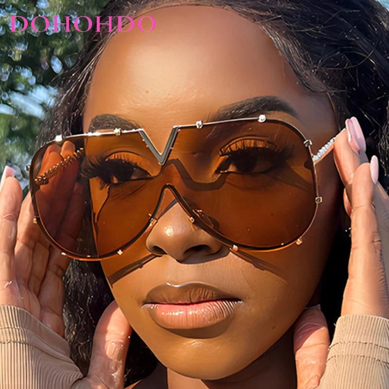 Luxury Designer Pilot Rivets Metal Frame Oversized Sunglasses Women Men Outdoor Driving Traveling Fashion Goggles UV400 Lentes
Luxury Designer Pilot Rivets Metal Frame Oversized Sunglasses Women Men Outdoor Driving Traveling Fashion Goggles UV400 Lentes