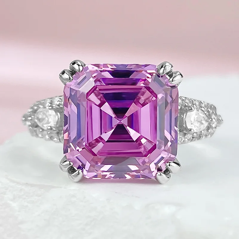 2023 New 925 Silver High Carbon Diamond Ring 11 * 11 Cherry Blossom Pink Luxury European and American Style
2023 New 925 Silver High Carbon Diamond Ring 11 * 11 Cherry Blossom Pink Luxury European and American Style