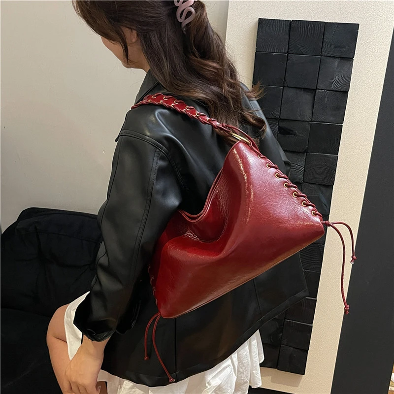 Women Leather Luxury Fashion Designer Classic Crossbody Tote Shoulder Bag Elegant Handbag For Modern Chic Dressing
Women Leather Luxury Fashion Designer Classic Crossbody Tote Shoulder Bag Elegant Handbag For Modern Chic Dressing