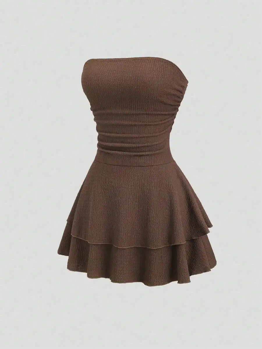 Minimalist Solid Color Strapless Knit Mini Dress With Tiered Skirt
Minimalist Solid Color Strapless Knit Mini Dress With Tiered Skirt