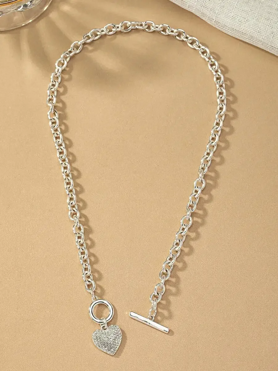 Elegant Minimalist Heart Pendant Chain Necklace For Women
Elegant Minimalist Heart Pendant Chain Necklace For Women