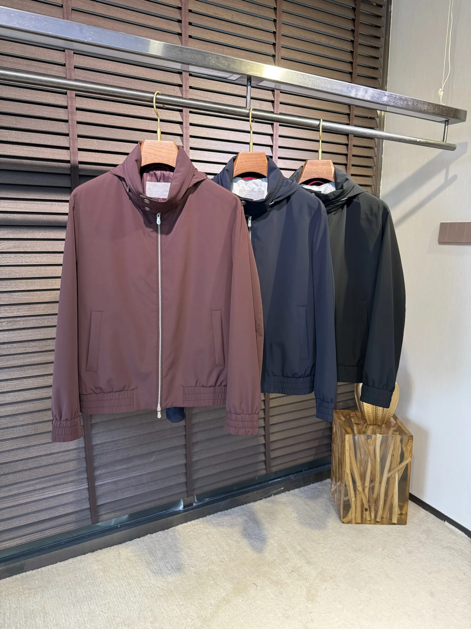 Busin повседневная мужская куртка Jaet BC с капюшоном High-End Sle Simple Ele Верхняя одежда Stand Fit Long Sve на молнии
Busin повседневная мужская куртка Jaet BC с капюшоном High-End Sle Simple Ele Верхняя одежда Stand Fit Long Sve на молнии