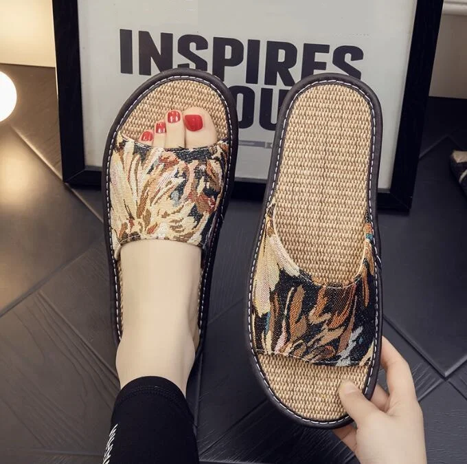 2026 Summer Women Home Slippers Linen Summer Lightweight Flat Sandals Breathable Comfortable Non-Slip Slides Indoor Men Slipper
2026 Summer Women Home Slippers Linen Summer Lightweight Flat Sandals Breathable Comfortable Non-Slip Slides Indoor Men Slipper