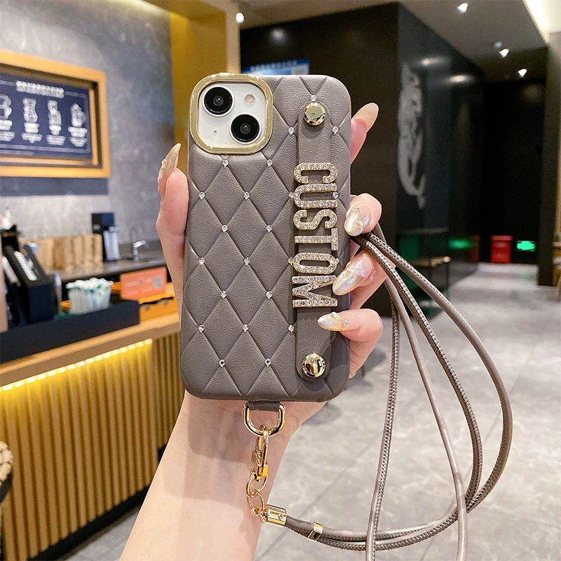 Ромб Высококачественный кожаный блестящий индивидуальный чехол для телефона для iPhone 16 15 14 13 12 Pro Max ремешок-браслет с кронштейном против падения
Ромб Высококачественный кожаный блестящий индивидуальный чехол для телефона для iPhone 16 15 14 13 12 Pro Max ремешок-браслет с кронштейном против падения