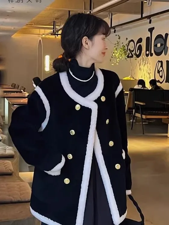 Large Size 300 Pou eepskin Jaet Men's Loose Fit Long Sve round Ne Coat Bla White Splicing Design Winter Outerwear
Large Size 300 Pou eepskin Jaet Men's Loose Fit Long Sve round Ne Coat Bla White Splicing Design Winter Outerwear