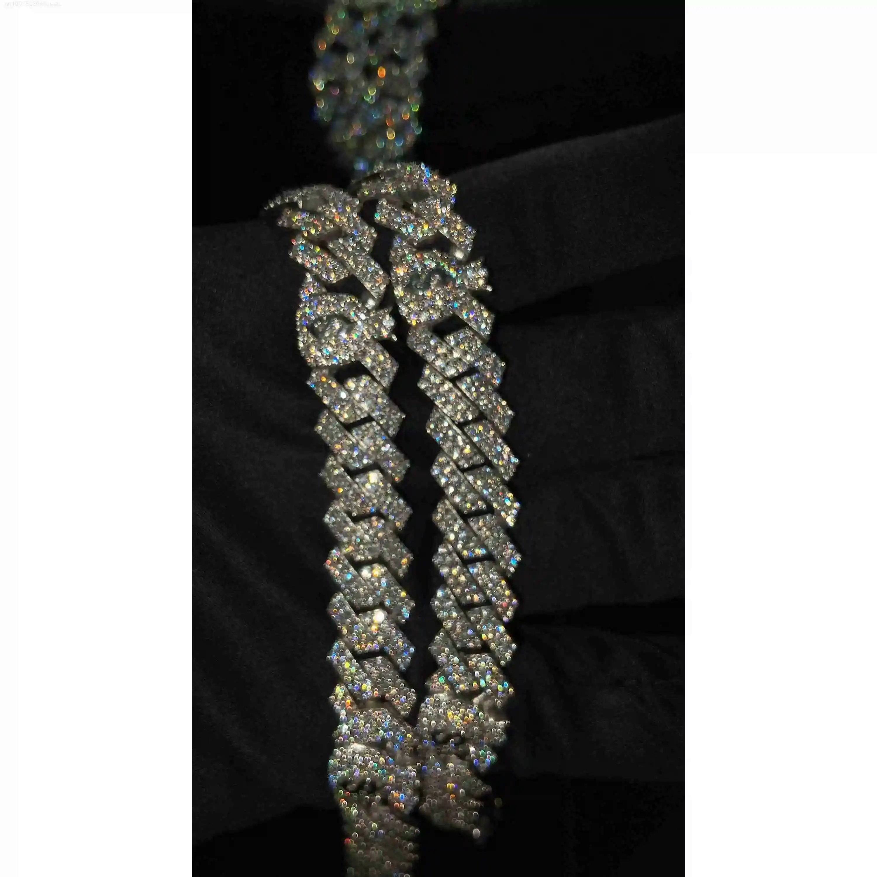 12mm Miami Cuban Link Prong Chain Men/Women Chain Iced Cuban Necklace with Money Bags Available in 925 Sterling Silver/10k So
12mm Miami Cuban Link Prong Chain Men/Women Chain Iced Cuban Necklace with Money Bags Available in 925 Sterling Silver/10k So