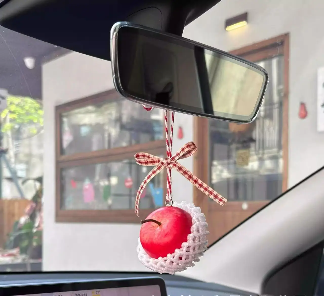 Bionic fruit pendants. Christmas Eve decorations, car ornaments, toy props, cute and exquisite, perfect gifts.
Bionic fruit pendants. Christmas Eve decorations, car ornaments, toy props, cute and exquisite, perfect gifts.