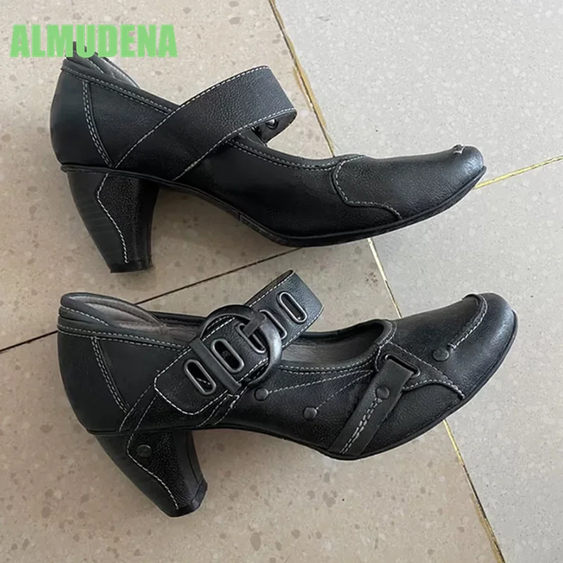 Vintage Metal Belt Buckle Embroidered Single Shoe Round Toe Thick Heel Fashionable Versatile Slimming High Heels Casual Shoes
Vintage Metal Belt Buckle Embroidered Single Shoe Round Toe Thick Heel Fashionable Versatile Slimming High Heels Casual Shoes