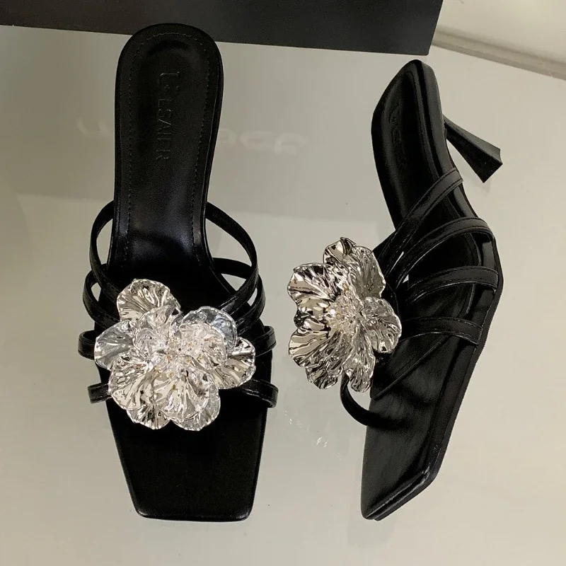 Luxury Design Flower Slippers Women Square Toe Elegant Party Dress Shoes Summer 2025 Fashion Brand High Heels Ladies Slides
Luxury Design Flower Slippers Women Square Toe Elegant Party Dress Shoes Summer 2025 Fashion Brand High Heels Ladies Slides