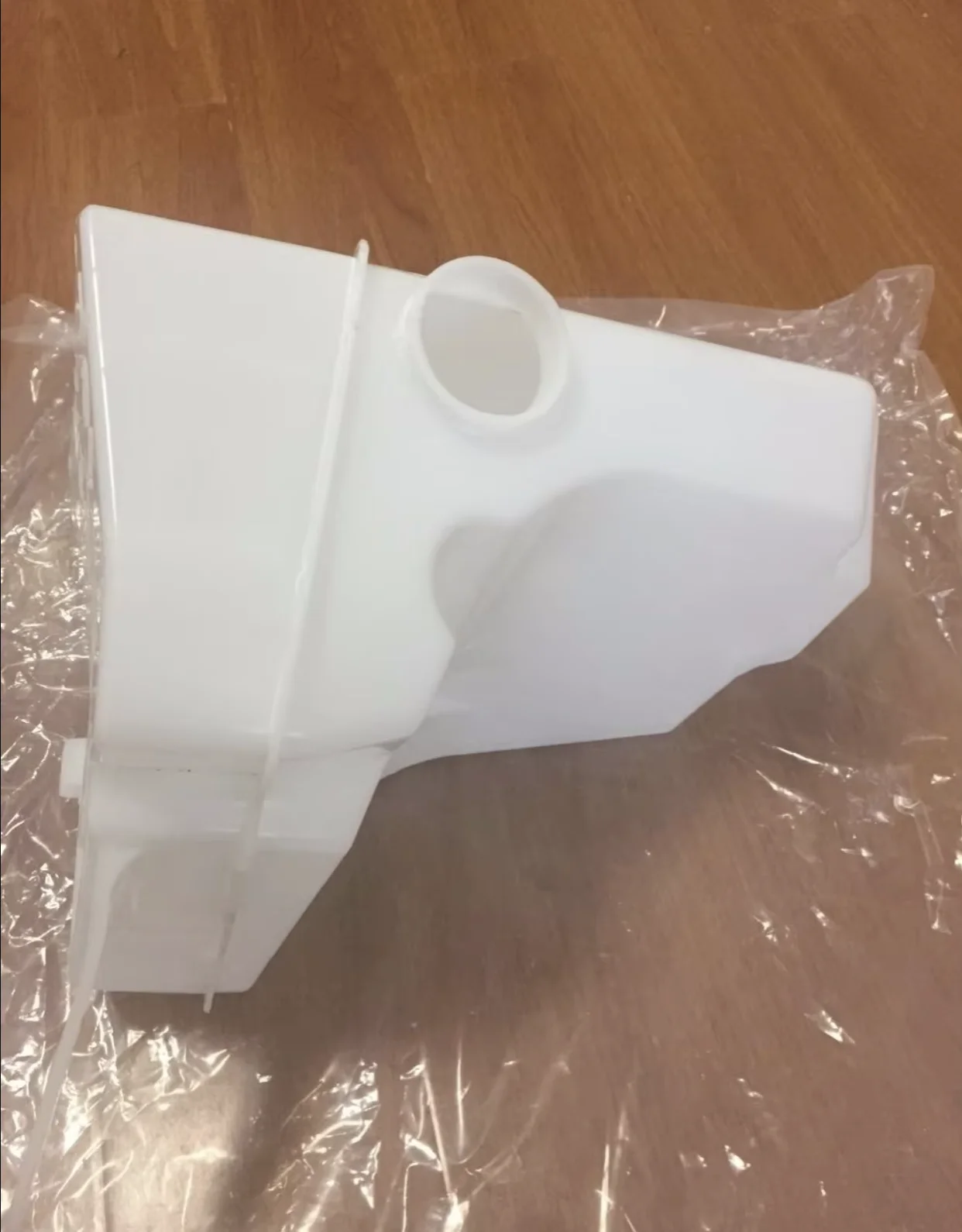 Windshield Washer Fluid Reservoir tank For Mercedes-Benz ML320 ML500
Windshield Washer Fluid Reservoir tank For Mercedes-Benz ML320 ML500