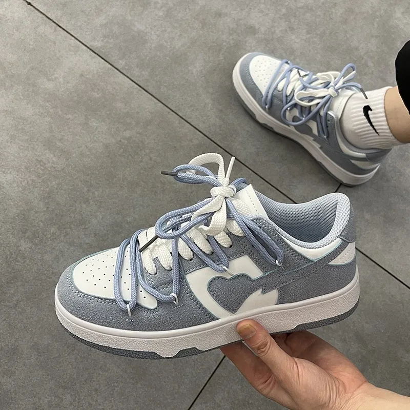 Trendy Sports Slip-On Shoes Breathable Casual Sneakers Men's Street Style Air Blue Heart Design Comfortable Polyester Fiber
Trendy Sports Slip-On Shoes Breathable Casual Sneakers Men's Street Style Air Blue Heart Design Comfortable Polyester Fiber
