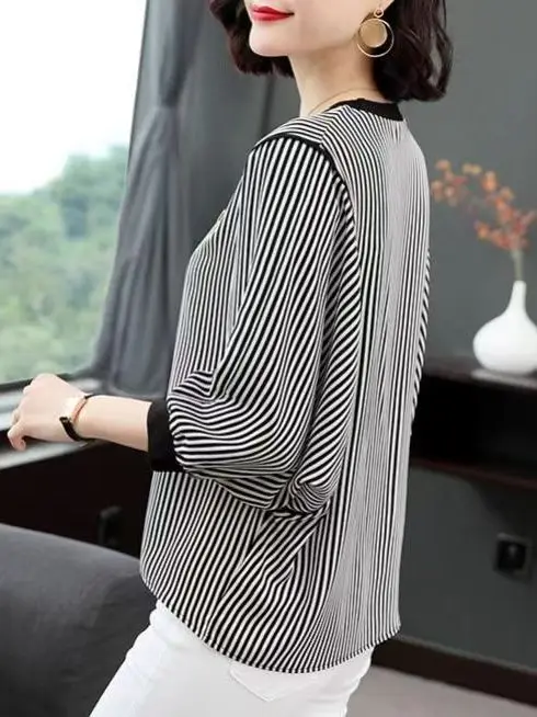 New Arrival Striped Loose Fit mid Sleeve T Shirt Summer plus Size Korean Style Women's Casual Top High Waist Polyester Fiber
New Arrival Striped Loose Fit mid Sleeve T Shirt Summer plus Size Korean Style Women's Casual Top High Waist Polyester Fiber