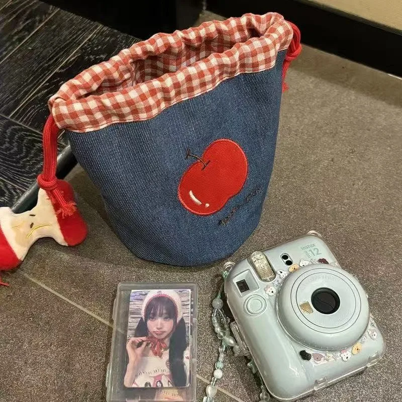 Vintage Denim Apple Drawstring Bag Portable Stuff Sack Multi-purpose Pouch Cosmetic Organizer Bag for Camera Sundries Storage
Vintage Denim Apple Drawstring Bag Portable Stuff Sack Multi-purpose Pouch Cosmetic Organizer Bag for Camera Sundries Storage