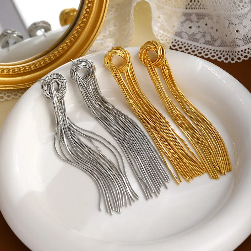 2026 New Women's Earrings, Long Drop Design with Fringe, Gold-Plated Metal, Silver Ear Posts, Statement Length
2026 New Women's Earrings, Long Drop Design with Fringe, Gold-Plated Metal, Silver Ear Posts, Statement Length