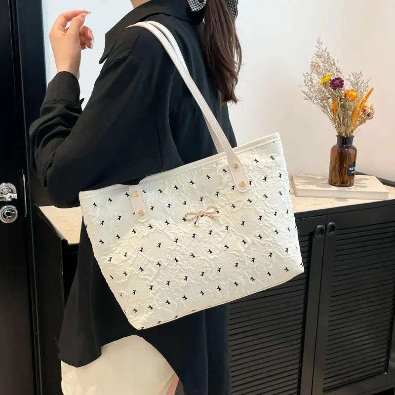Large Capacity Polyester Women's Tote Bags Sweet Bow Girls Work School Shoulder Bag Lightweight Durable Travel Shopping Handbags
Large Capacity Polyester Women's Tote Bags Sweet Bow Girls Work School Shoulder Bag Lightweight Durable Travel Shopping Handbags