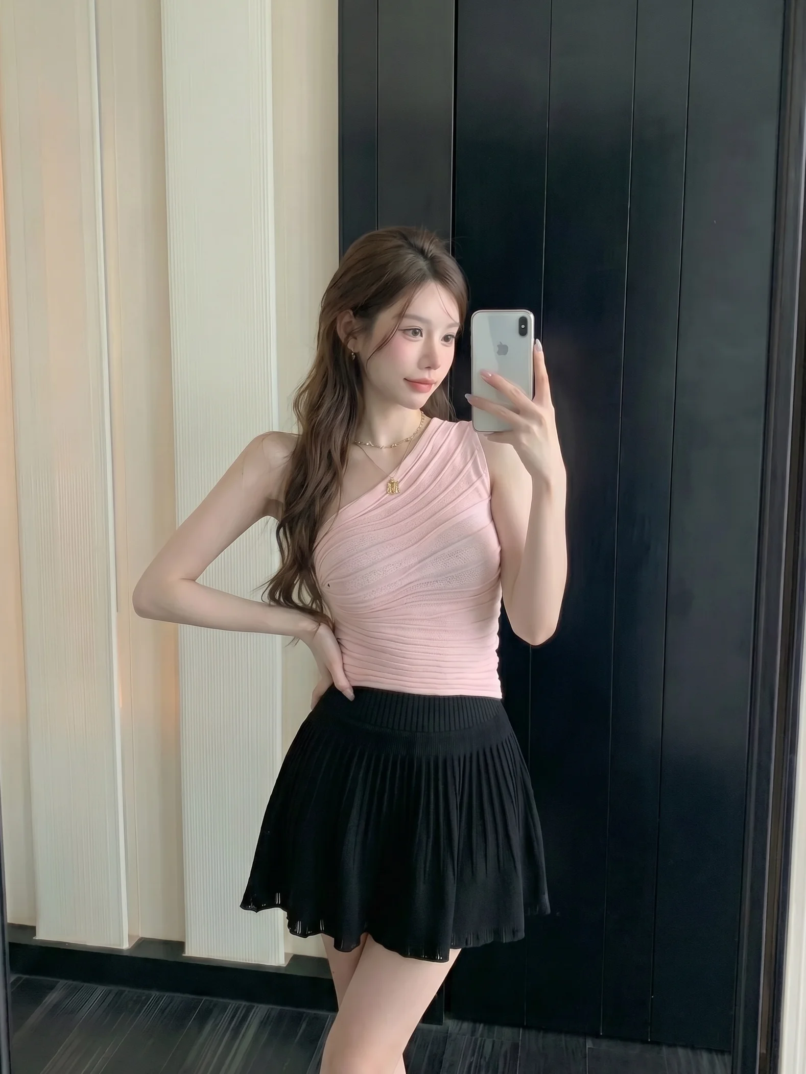 Asymmetric Shoulder Pink Strap Vest Women's Summer Sweet And Spicy Design Outerwear Top Slim Fit Elastic Casual Chinese Made
Asymmetric Shoulder Pink Strap Vest Women's Summer Sweet And Spicy Design Outerwear Top Slim Fit Elastic Casual Chinese Made