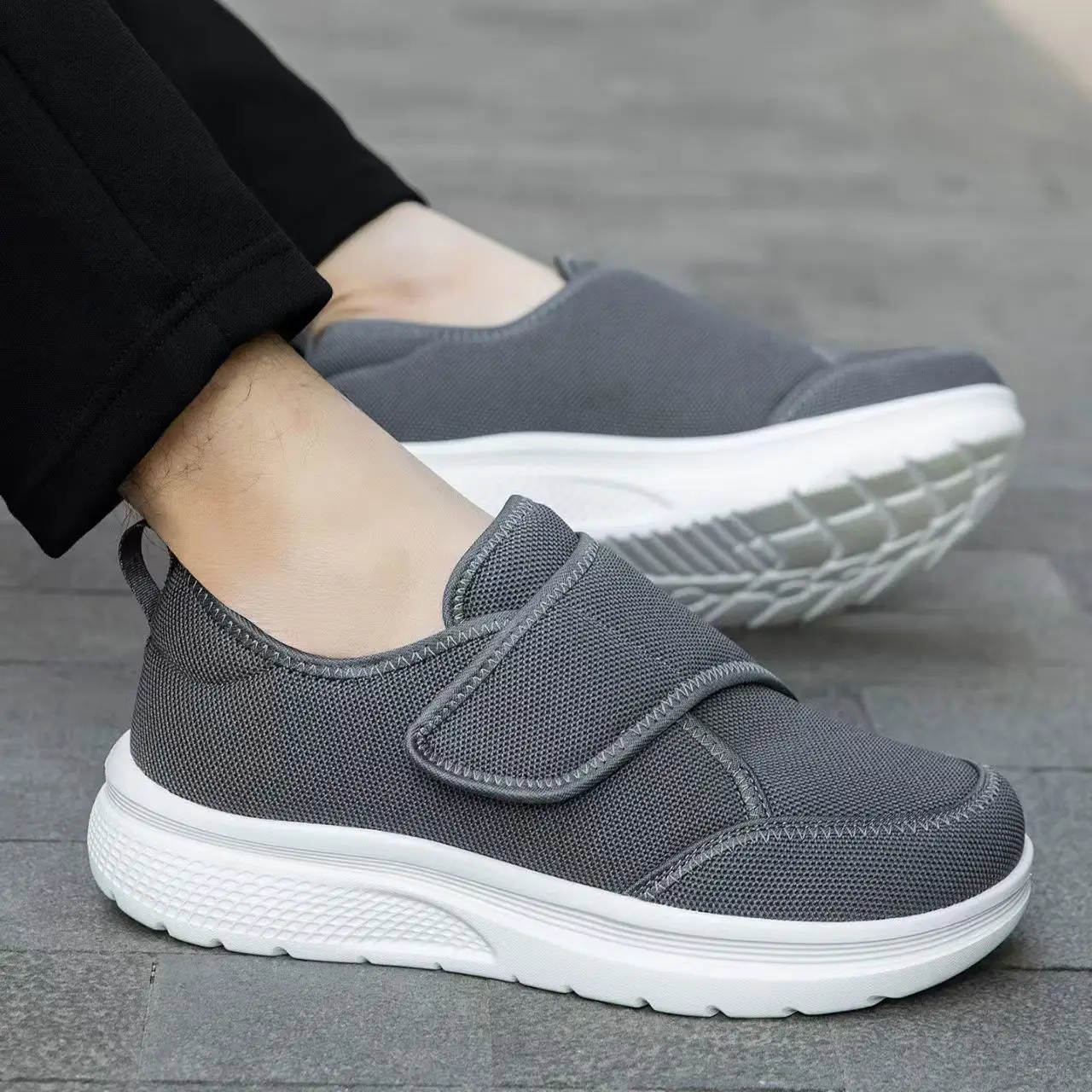 Мужские широкие кроссовки на липучках для пожилых людей, большие размеры, легкие, дышащие, с мягкой подошвой, нескользящие, унисекс, повседневные
Мужские широкие кроссовки на липучках для пожилых людей, большие размеры, легкие, дышащие, с мягкой подошвой, нескользящие, унисекс, повседневные