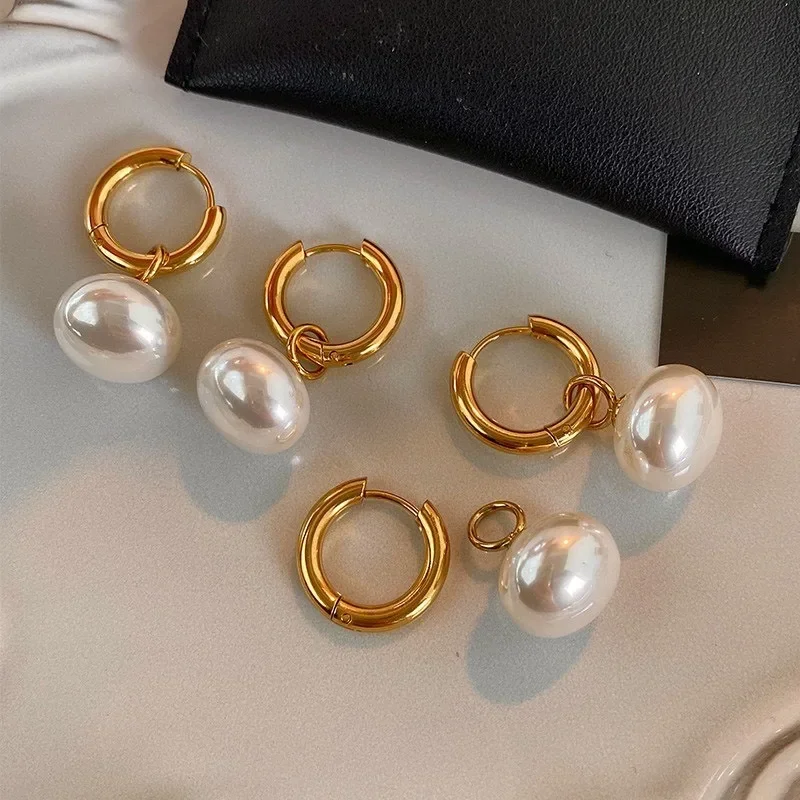 Fashion Titanium Steel Ear Buckle Flat Steamed Bread Pearl Stainless Steel Exquisite Light Luxury French Retro Earrings Women
Fashion Titanium Steel Ear Buckle Flat Steamed Bread Pearl Stainless Steel Exquisite Light Luxury French Retro Earrings Women