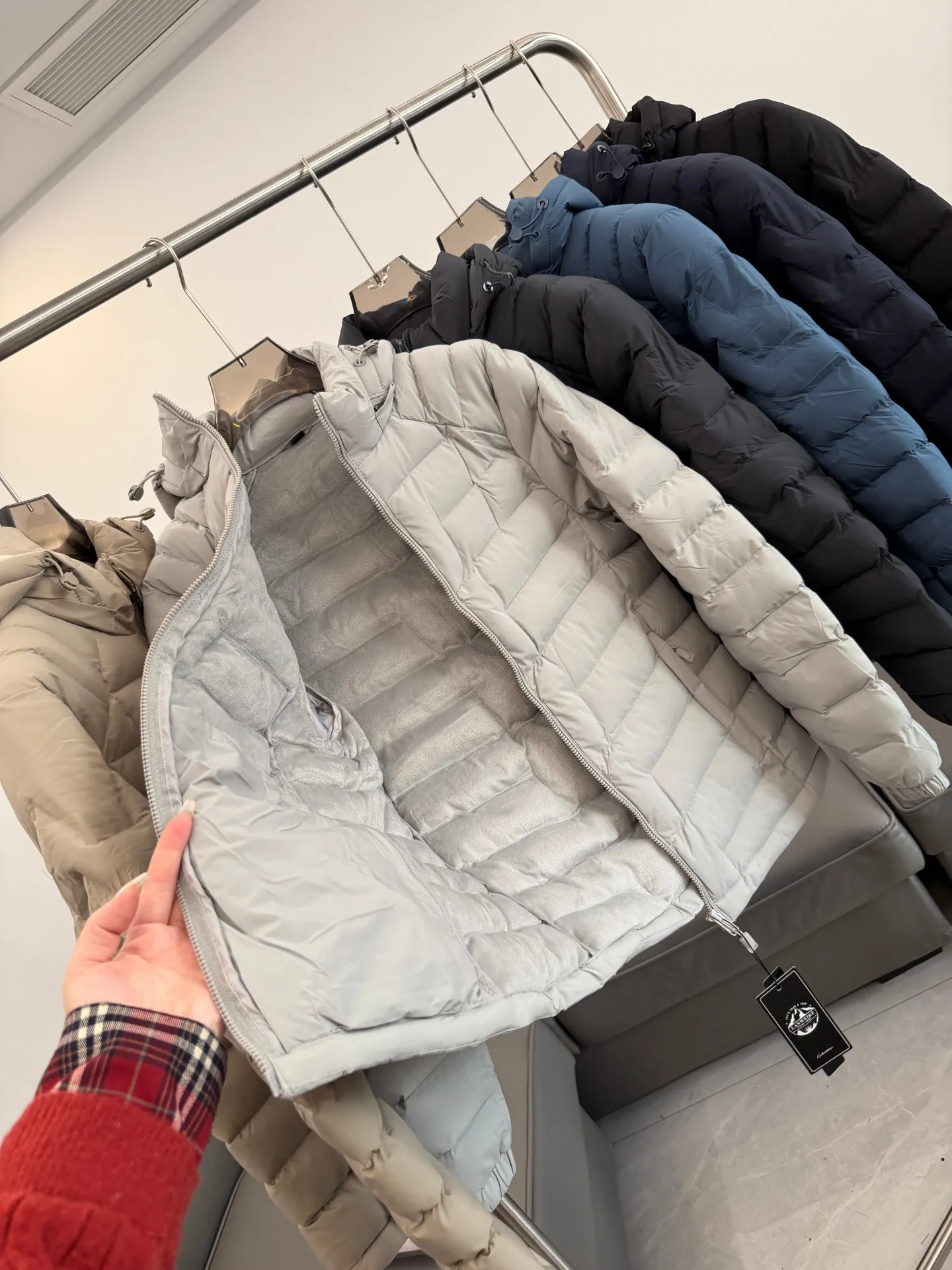 Warm Faionable Cotton Jaet for Men And Women Outdoor Winter Windproof Cold Proof Trendy Stand Fit Zipper Closure Long ...
Warm Faionable Cotton Jaet for Men And Women Outdoor Winter Windproof Cold Proof Trendy Stand Fit Zipper Closure Long ...