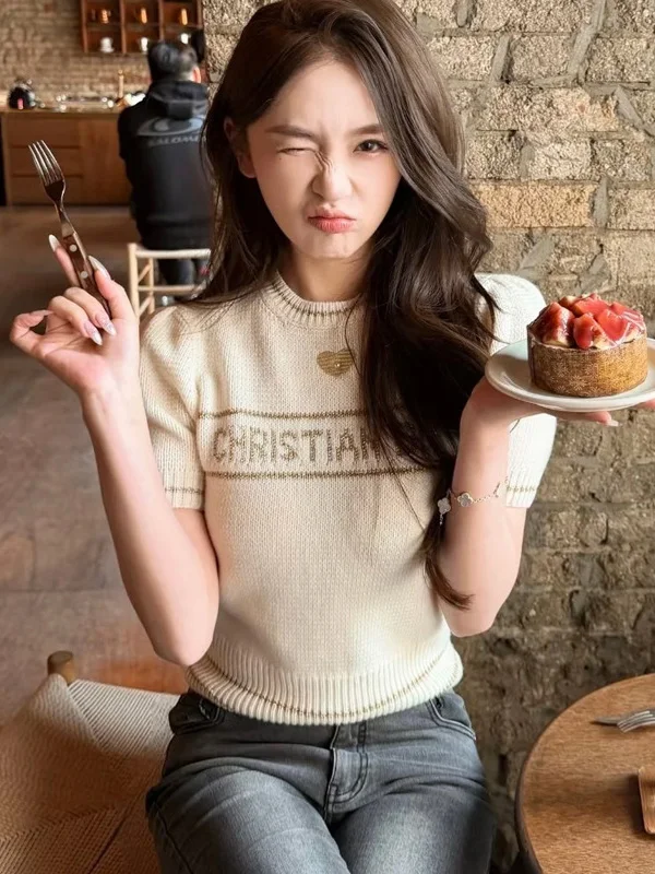 Spring 2026 Early Korean Sle Letter Embroidery round Ne Sweater Versatile Agel Women's Knitwear Soft Camere Blend Co...
Spring 2026 Early Korean Sle Letter Embroidery round Ne Sweater Versatile Agel Women's Knitwear Soft Camere Blend Co...