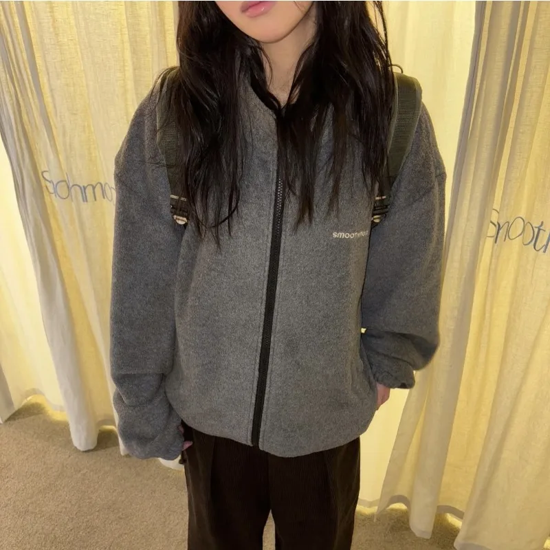 2025 New Autumn Winter Stand Collar Light Weight Women Jacket Leisure Fashionable Letter Embroidery Solid Color Women's Clothing
2025 New Autumn Winter Stand Collar Light Weight Women Jacket Leisure Fashionable Letter Embroidery Solid Color Women's Clothing