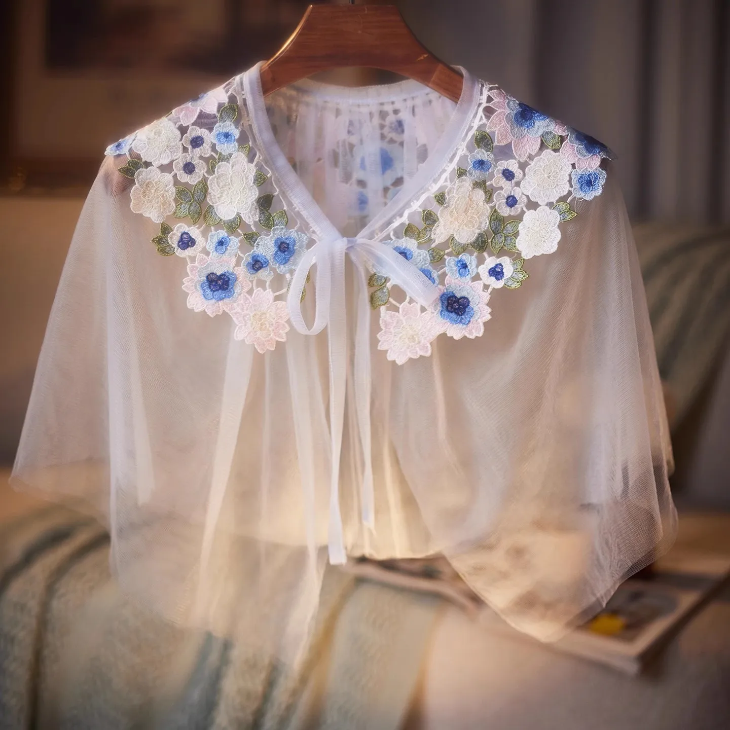 Women's Spring Summer Flower Embroidery Grey Mesh Cloak Lace Pashmina Female Summer Cosplay Vintage Lace Shawl Collar R278
Women's Spring Summer Flower Embroidery Grey Mesh Cloak Lace Pashmina Female Summer Cosplay Vintage Lace Shawl Collar R278