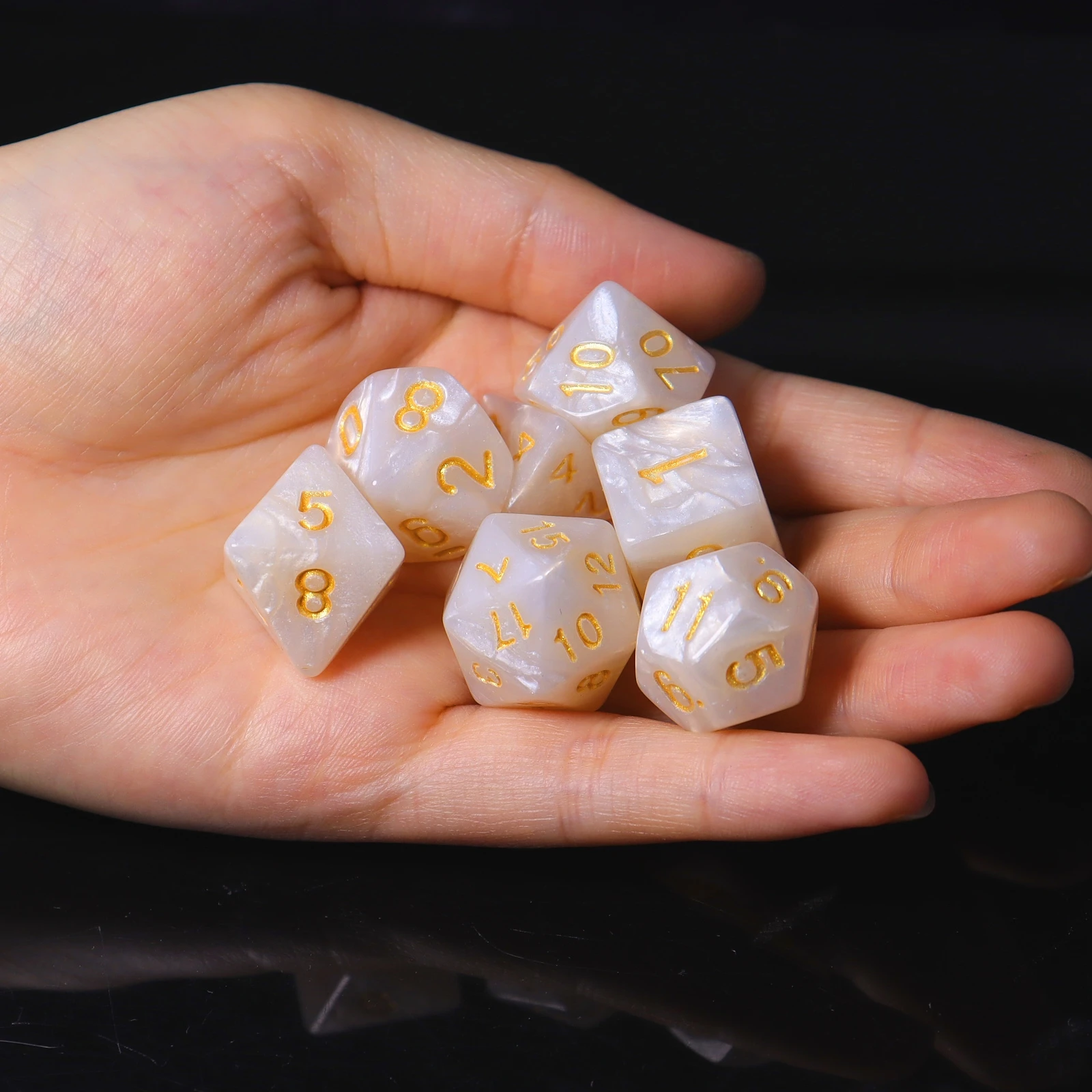 7 шт. многосторонних игральных костей, подходящих для семейных мультиплееров вечерние настольных игр 
7 шт. многосторонних игральных костей, подходящих для семейных мультиплееров вечерние настольных игр