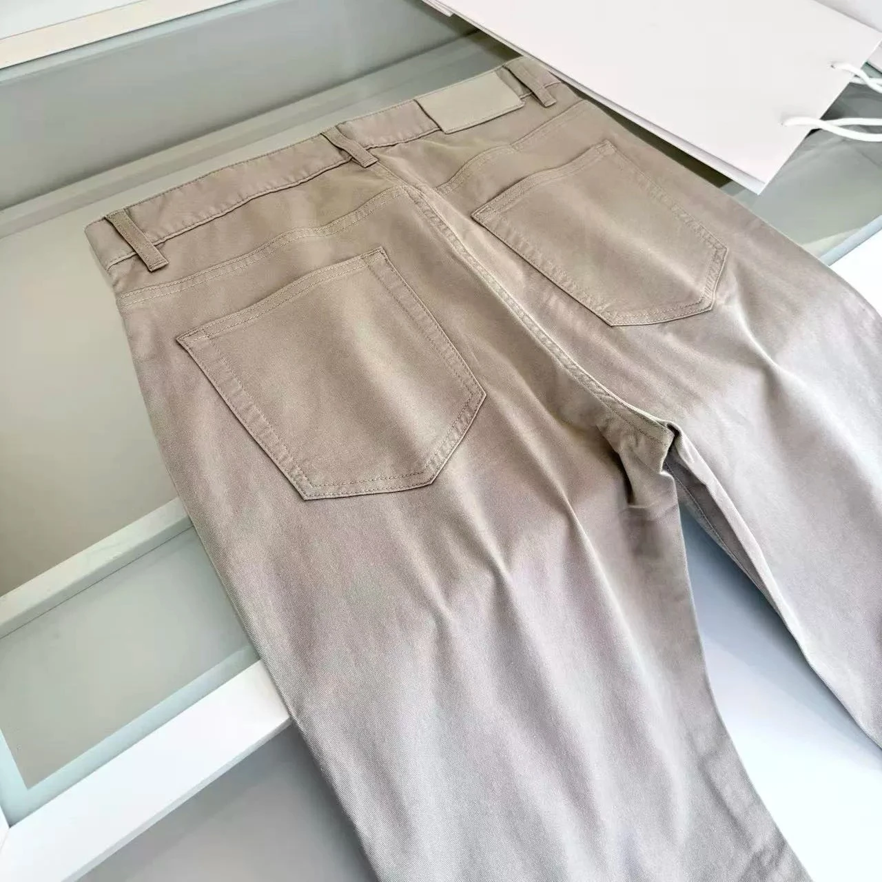 BC Italian mulberry silk Lycra casual simple jeans
BC Italian mulberry silk Lycra casual simple jeans