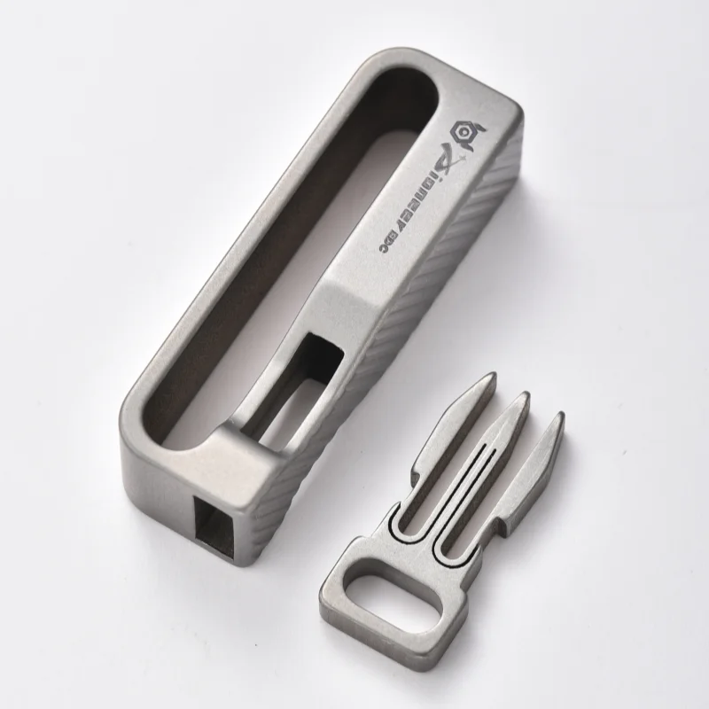 EDC titanium alloy multifunctional quick release keychain belt clip EDC tool high-end gift
EDC titanium alloy multifunctional quick release keychain belt clip EDC tool high-end gift