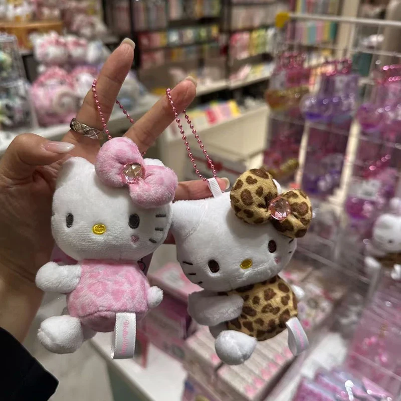 Hellokitty 50th Anniversary Leopard Print Keychain Cute Plush Doll Pendant Charming Unique Backpack Accessories Anime Decoration
Hellokitty 50th Anniversary Leopard Print Keychain Cute Plush Doll Pendant Charming Unique Backpack Accessories Anime Decoration