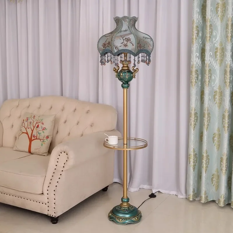 European retro living room creative floor lamp, luxurious classical bedroom bedside table lamp, upright desk lamp
European retro living room creative floor lamp, luxurious classical bedroom bedside table lamp, upright desk lamp
