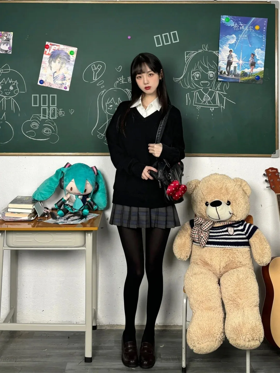 Вязаный свитер Long Sve orm College JK Верхняя одежда Универсальный осенне-зимний дизайн Sense Overhead Sle Женская мода
Вязаный свитер Long Sve orm College JK Верхняя одежда Универсальный осенне-зимний дизайн Sense Overhead Sle Женская мода