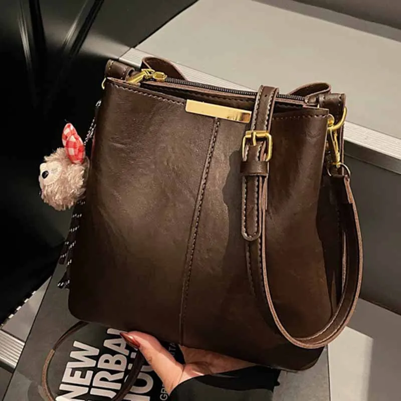 2025 Vintage Bucket Bag for Women, Genuine Leather Large Capacity Multi-way Crossbody Purse, Retro Tote for Work & Daily Commute
2025 Vintage Bucket Bag for Women, Genuine Leather Large Capacity Multi-way Crossbody Purse, Retro Tote for Work & Daily Commute