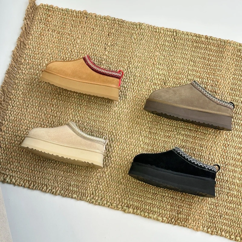 2025 New Women's Fashion Warm Plush Waterproof Snow Boots with Suede Sanding Texture By A Famous Luxury Designer As A Versatile
2025 New Women's Fashion Warm Plush Waterproof Snow Boots with Suede Sanding Texture By A Famous Luxury Designer As A Versatile