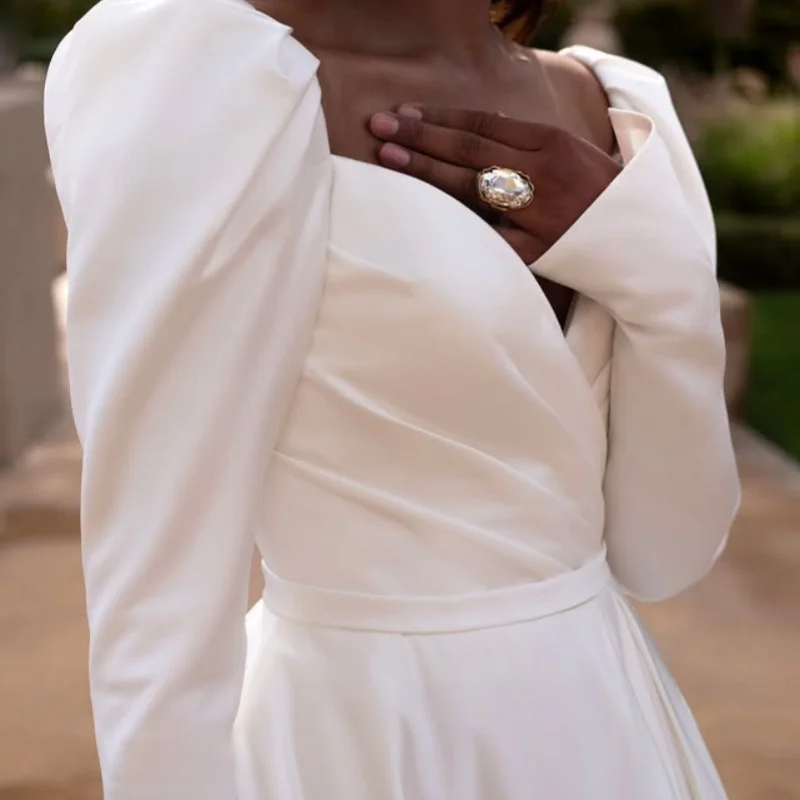 Simple Satin White Appliques Wedding Dresses off-shoulder A skirt long sleeves vent Gowns Made wedding dress Customized
Simple Satin White Appliques Wedding Dresses off-shoulder A skirt long sleeves vent Gowns Made wedding dress Customized