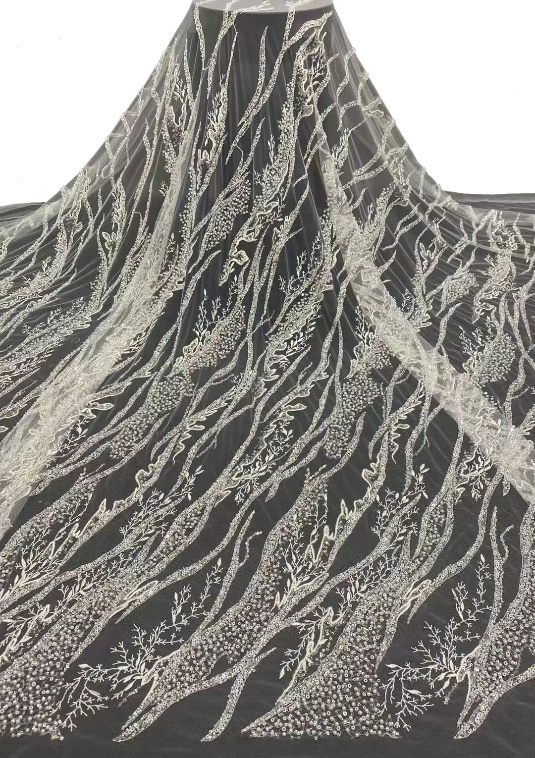 2024 New High-End Hot-Selling Lace Fabric with High-Quality Handmade Sequin and Beaded Lace Trim in 5 Yards for Wedding Dresses
2024 New High-End Hot-Selling Lace Fabric with High-Quality Handmade Sequin and Beaded Lace Trim in 5 Yards for Wedding Dresses