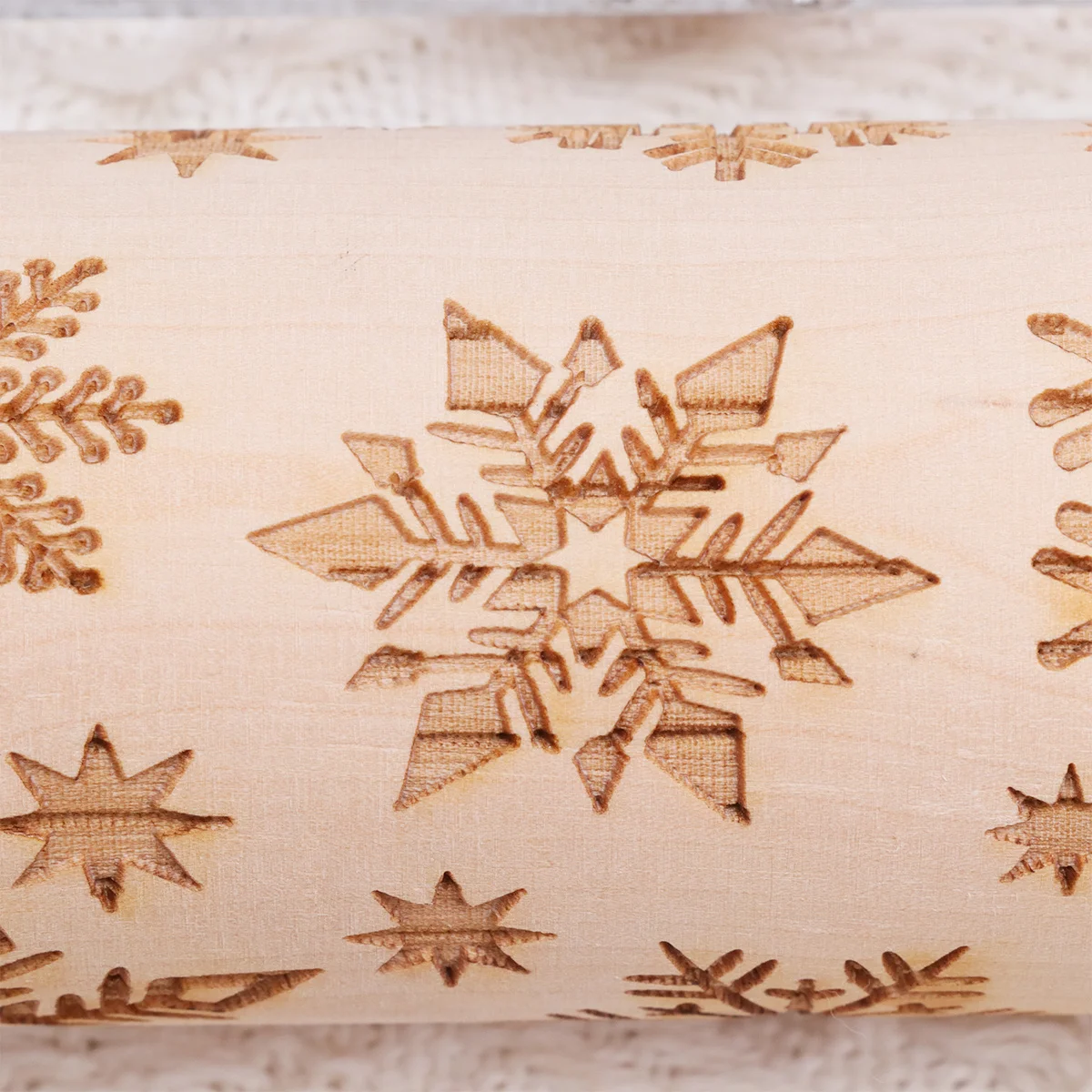 Snowflake Rolling Pin Rolled Dough Tools Roller Mold Rollers Embossed Christmas
Snowflake Rolling Pin Rolled Dough Tools Roller Mold Rollers Embossed Christmas