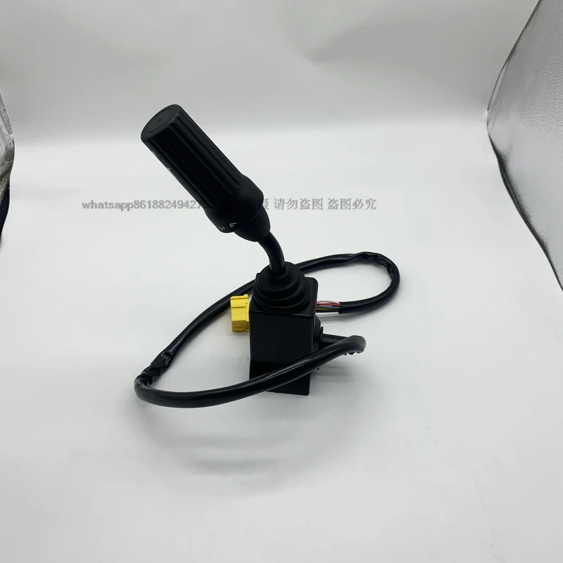 VOE15146534 VOE 15146534 Joystick Controller Switch for Volvo Excavator L110F L120F L150F L180F L180F Spare Parts
VOE15146534 VOE 15146534 Joystick Controller Switch for Volvo Excavator L110F L120F L150F L180F L180F Spare Parts