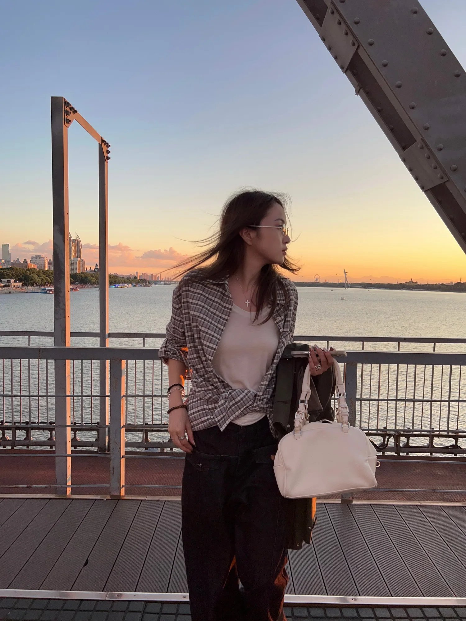 Tenkevin Vintage Plaid Long Sve Women's irt Loose Fit Slimming Outerwear Early Autumn Sle Casual Comfortable Cotton
Tenkevin Vintage Plaid Long Sve Women's irt Loose Fit Slimming Outerwear Early Autumn Sle Casual Comfortable Cotton