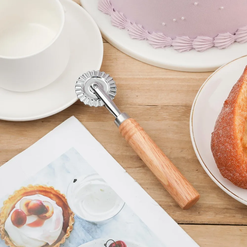 Manual Pizza Lace Rolling Wheel Handheld Zinc Alloy Pie Embossed Edge Cutter Wooden Handle Pasta Mold Kitchen Gadgets
Manual Pizza Lace Rolling Wheel Handheld Zinc Alloy Pie Embossed Edge Cutter Wooden Handle Pasta Mold Kitchen Gadgets