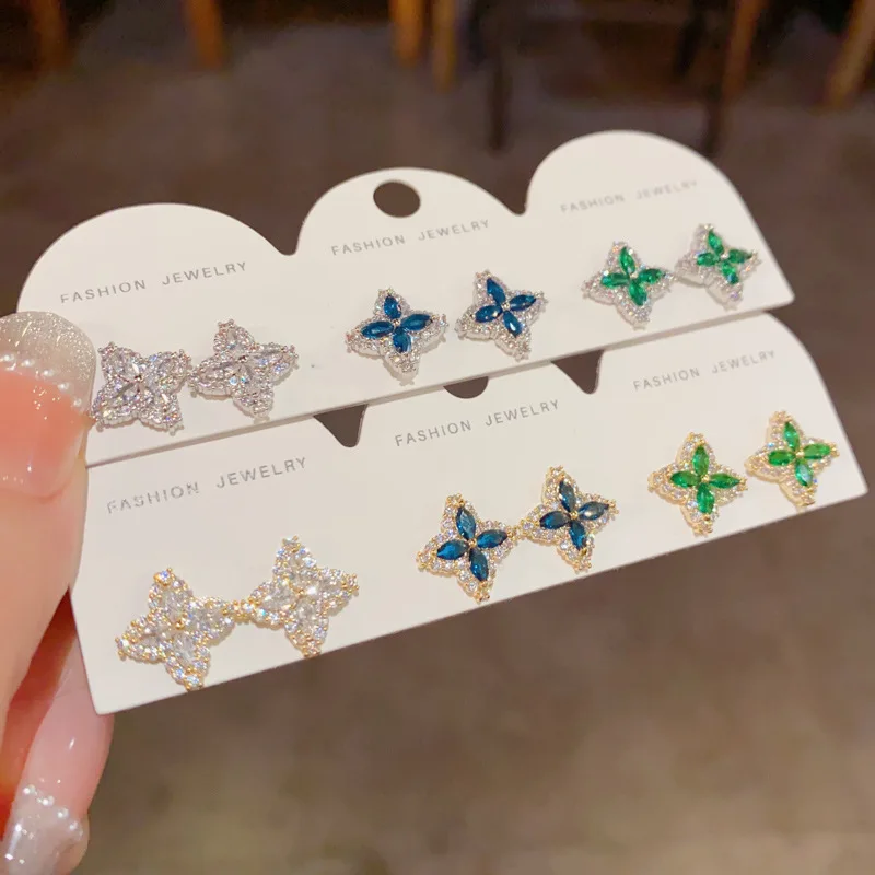 3 Pairs/set Classic Fashion Zircon Flower Stud Earrings Set Women Personalized Stainless Steel Jewelry Earrings Anniversary Gift 
3 Pairs/set Classic Fashion Zircon Flower Stud Earrings Set Women Personalized Stainless Steel Jewelry Earrings Anniversary Gift