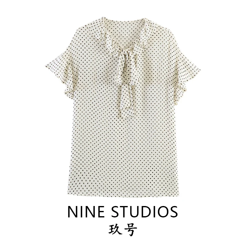 Simple Polka Dot Knot Decorated Chiffon Short Sleeve Shirt Women's Loose Fit Shirt European Style Summer Fashion
Simple Polka Dot Knot Decorated Chiffon Short Sleeve Shirt Women's Loose Fit Shirt European Style Summer Fashion
