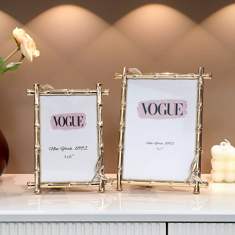 6inch 7inch Metal Photo Frame Light Luxury Simple Bedroom Creative Decoration Ornament Frame Display Stand
6inch 7inch Metal Photo Frame Light Luxury Simple Bedroom Creative Decoration Ornament Frame Display Stand