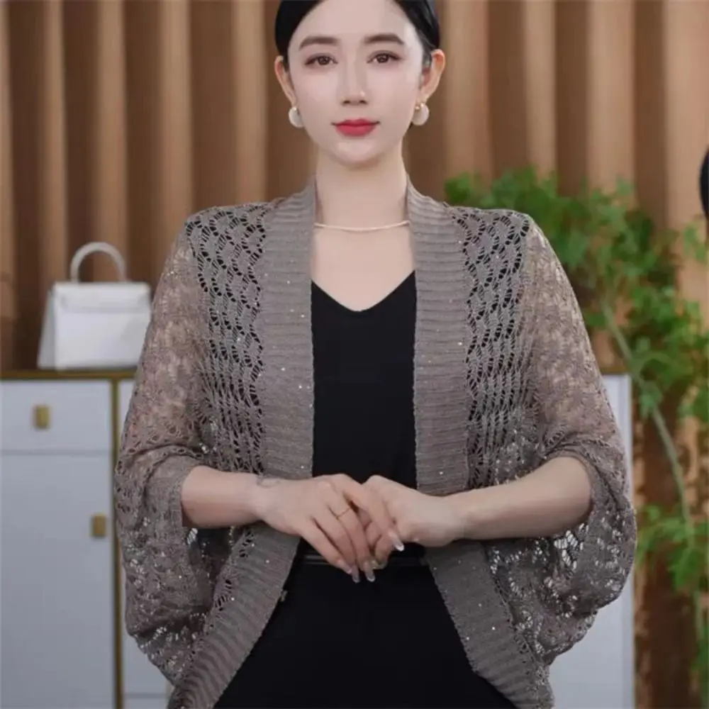 Модная полая шаль из ледяного шелка, роскошная элегантная тонкая верхняя одежда, простой топ с длинными рукавами 
Модная полая шаль из ледяного шелка, роскошная элегантная тонкая верхняя одежда, простой топ с длинными рукавами