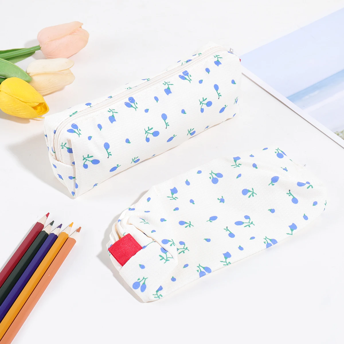 Маленький пенал с цветочным принтом, милый мини-чехол на молнии для ручек и кистей для макияжа, эстетичная сумка-органайзер для школьных принадлежностей для девочек
Маленький пенал с цветочным принтом, милый мини-чехол на молнии для ручек и кистей для макияжа, эстетичная сумка-органайзер для школьных принадлежностей для девочек