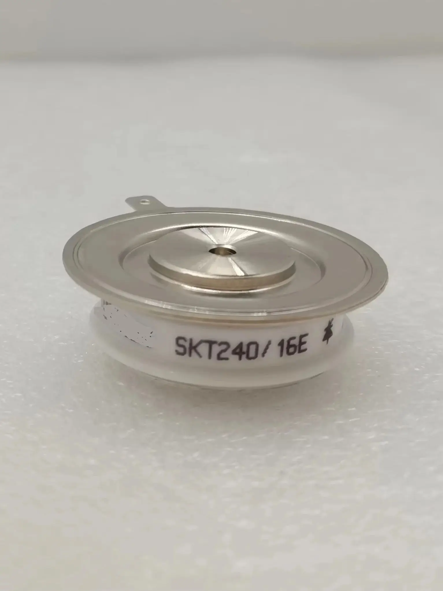 SKT240/18E New Original Module Electronics Spares Capsule Silicon Controlle 1 Piece d Rectifier Thyristor
SKT240/18E New Original Module Electronics Spares Capsule Silicon Controlle 1 Piece d Rectifier Thyristor