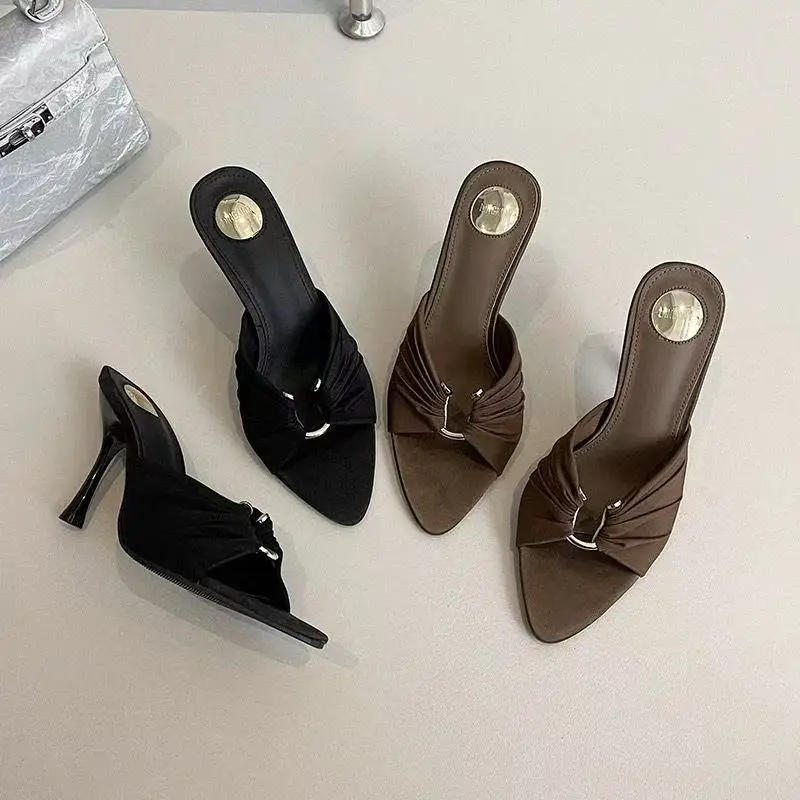 New Summer Pointed Toe Open Toe Slippers Hepburn Style Thin Heel Unique Design Metal Buckle Low Cut Fashionable Women Shoes
New Summer Pointed Toe Open Toe Slippers Hepburn Style Thin Heel Unique Design Metal Buckle Low Cut Fashionable Women Shoes