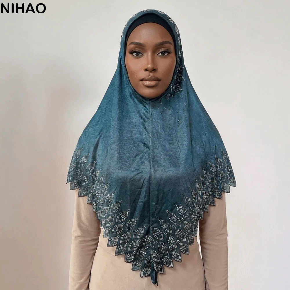 Rhinestone Eid Al-Fitr Long Turban Solid Color Breathable Arab Lady Headscarf Versatile Multiple Colors Hijab Head Wrap Ethnic
Rhinestone Eid Al-Fitr Long Turban Solid Color Breathable Arab Lady Headscarf Versatile Multiple Colors Hijab Head Wrap Ethnic