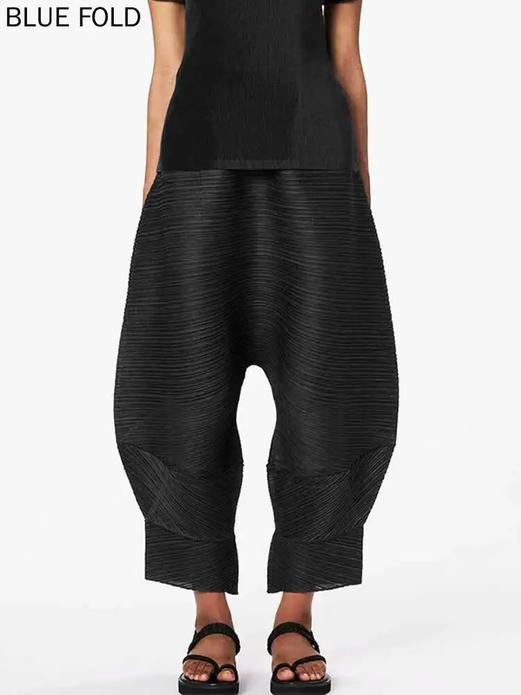MIYAKE Pleated Harem Pants Women Solid Color Elastic Waist New 2025 Loose Versatile Female Casual Vintage Style Trousers
MIYAKE Pleated Harem Pants Women Solid Color Elastic Waist New 2025 Loose Versatile Female Casual Vintage Style Trousers
