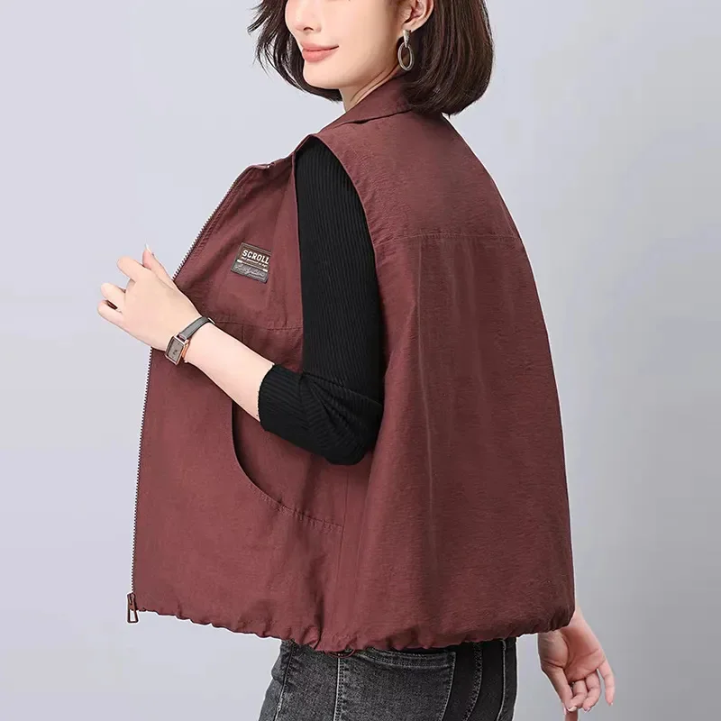 Casual Thin Vest Jacket Women's Spring Autumn 2026New Western Style Sleeveless Coat Middle-Aged Elderly Mothers Waistcoat Ladies
Casual Thin Vest Jacket Women's Spring Autumn 2026New Western Style Sleeveless Coat Middle-Aged Elderly Mothers Waistcoat Ladies